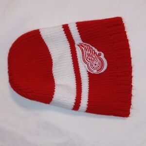 Red wings Miller Lite winter hat